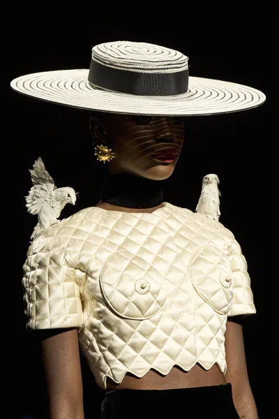 Look 9